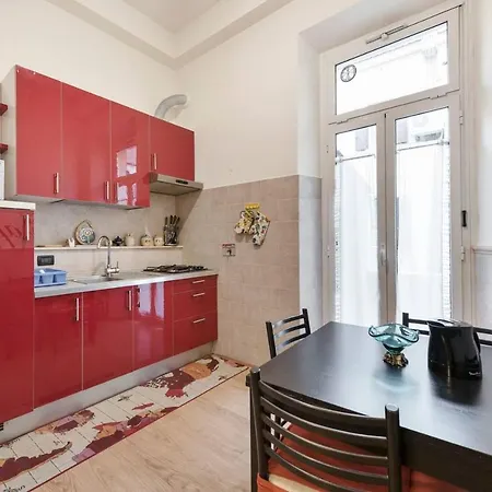 Via Umberto Apartman *