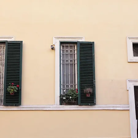 Via Umberto Apartmán *