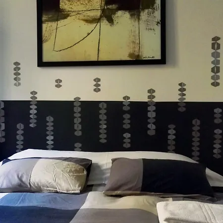 Via Umberto Apartmán *